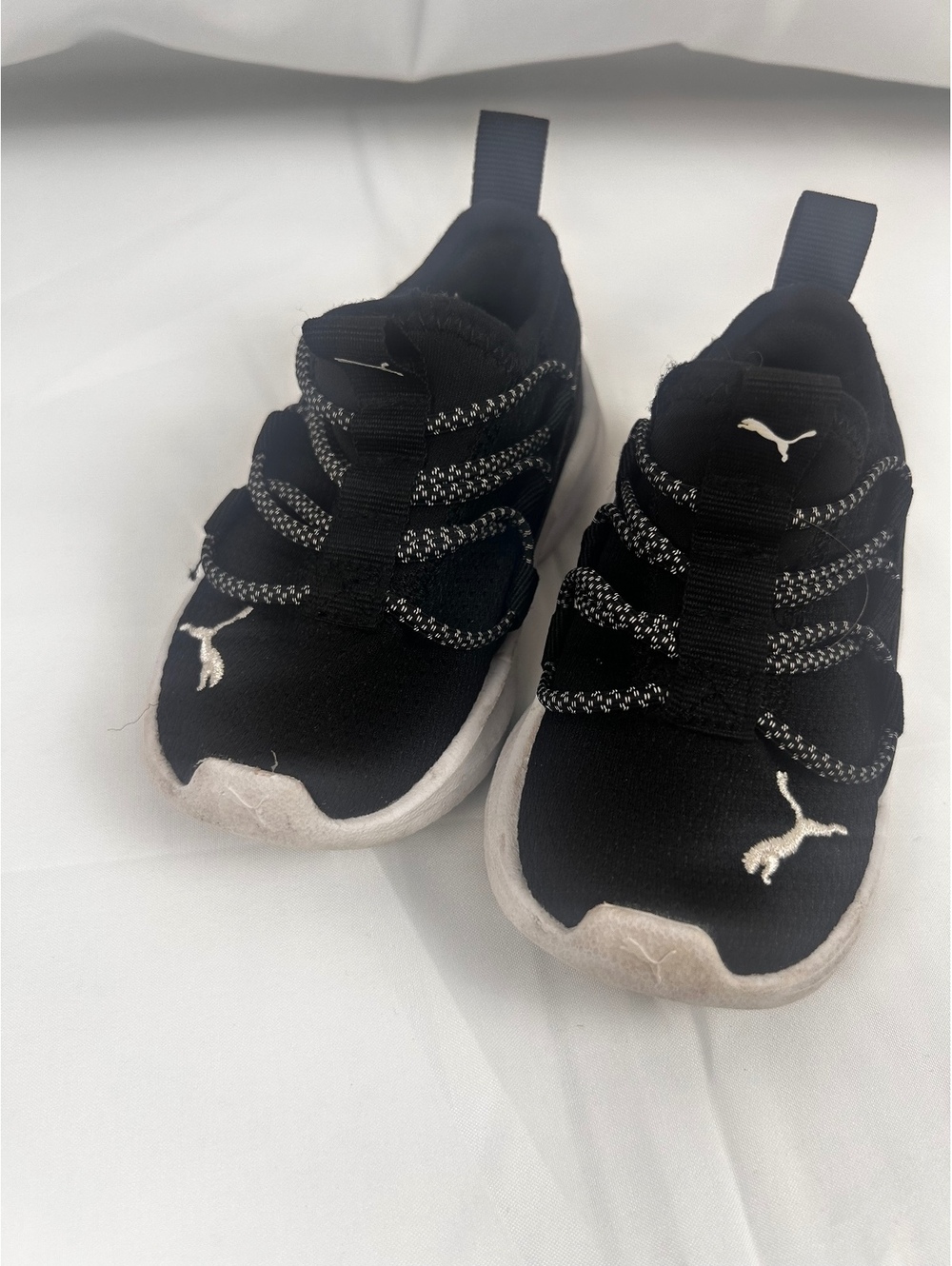 Puma Kids Black and White Athletic Sneakers Size 5C